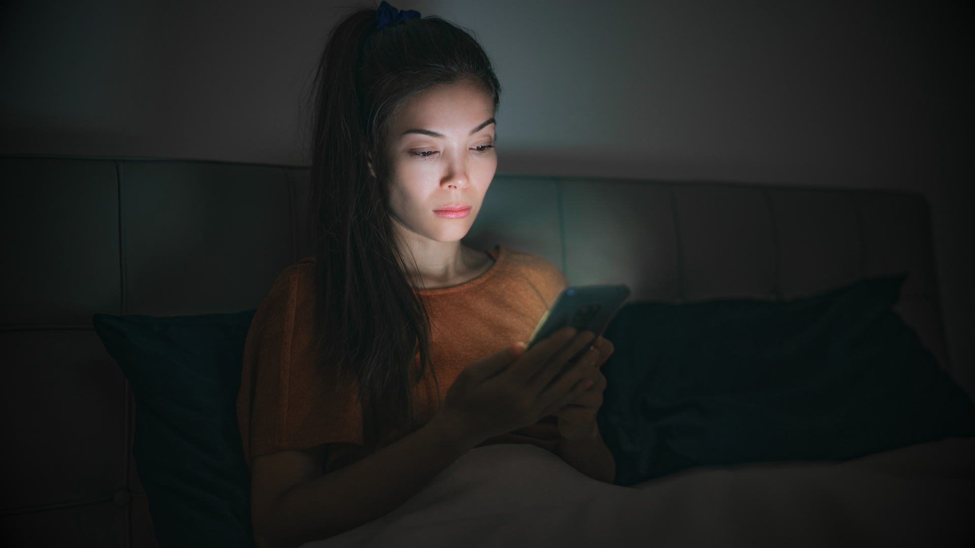 A woman using Ai for therapy, but still feeling alone. 
